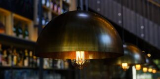 Co warto wiedzieć przed zakupem lampy wiszącej?